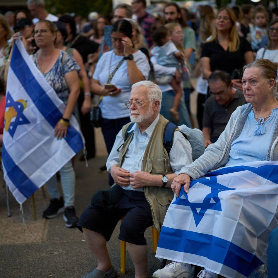 Übergabe ans Rote Kreuz: Hamas lässt erste Geiseln frei