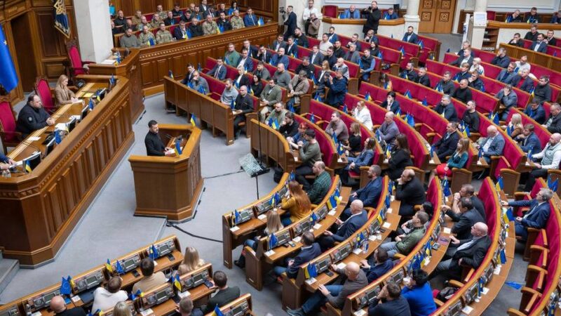 Krieg in der Ukraine: Ukraine verlängert Kriegsrecht bis Anfang Februar 2026