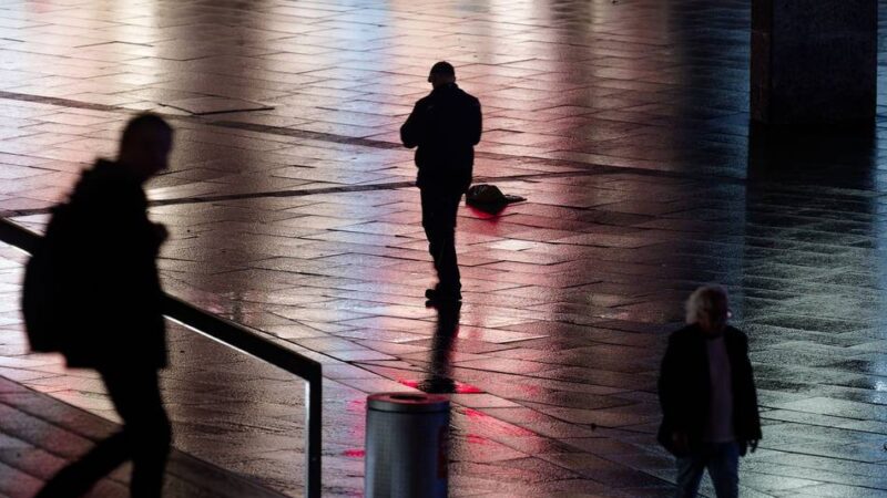 „Stadtbild“-Debatte: Mehrheit der Frauen fühlt sich in der Öffentlichkeit nicht sicher