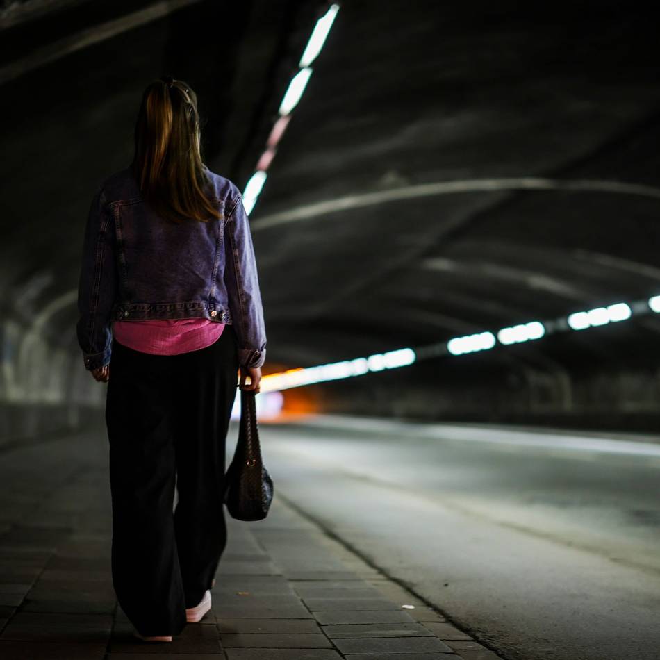 Diskussion um Sicherheit in Städten: Wo Frauen sich unsicher fühlen — und wann sie Opfer werden