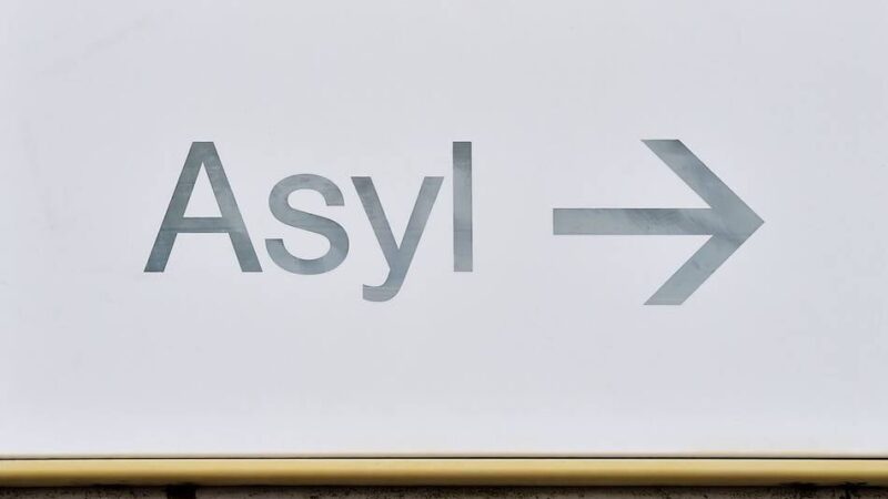 Ankündigung von Dobrindt konkretisiert: Bei Asylbearbeitung von Syrern Vorrang für junge arbeitsfähige Männer