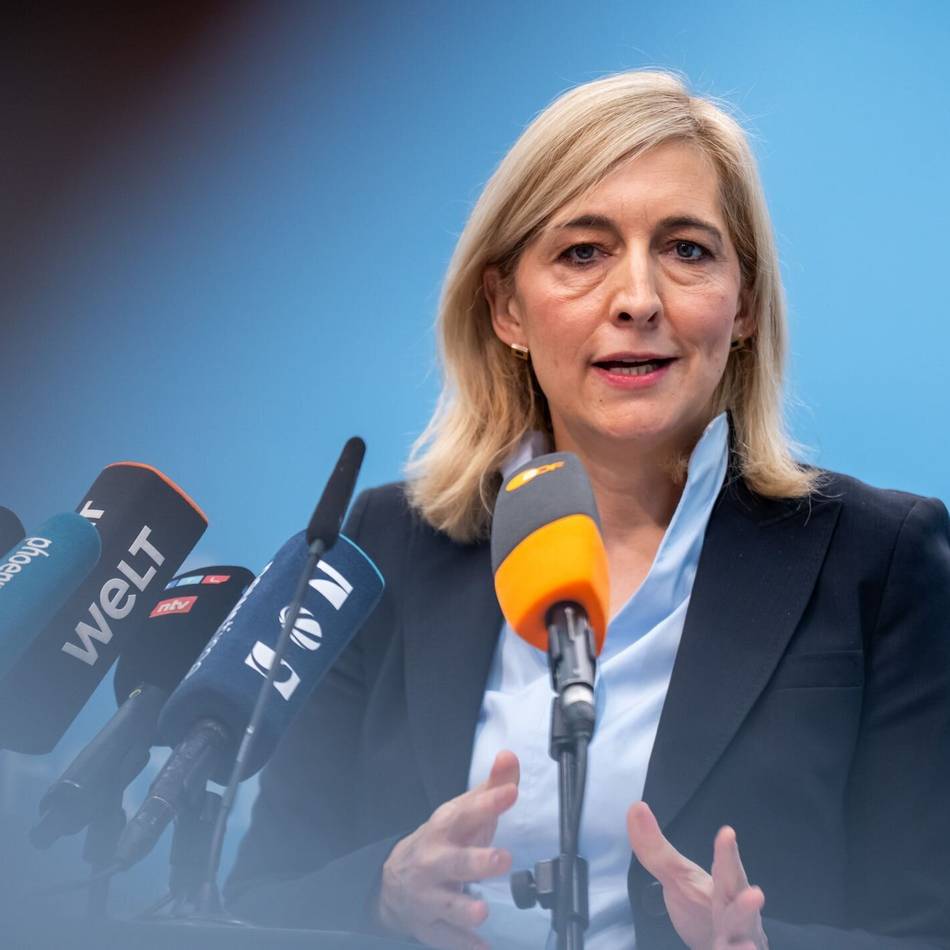 Warken verteidigt Merz‘ Stadtbild-Aussage: Gesundheitsministerin sieht „No-go-Areas“ für Frauen in Deutschland