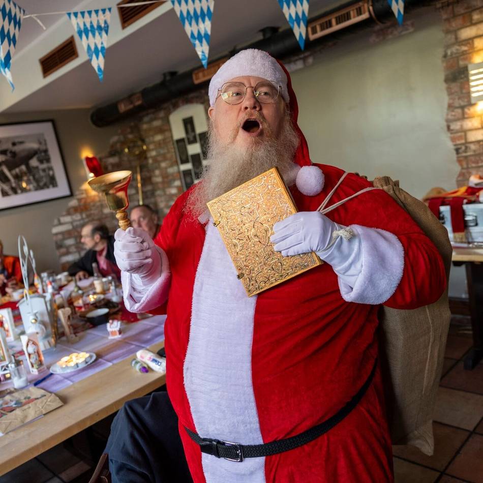 Seminar für Weihnachtsmänner in Düsseldorf: „Das Wort Kostüm mag ich nicht“