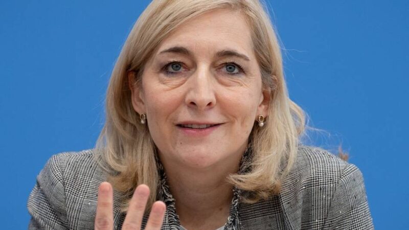 Medienbericht: Klinik-Sparpaket – Warken verspricht stabile Kassenbeiträge