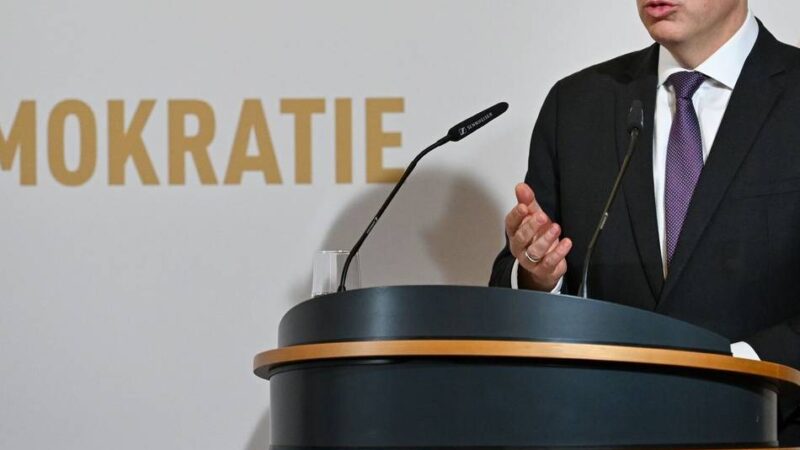 Verfassungsschutz-Präsident warnt: „Russland übt gezielt Einfluss auf politische Ränder aus“