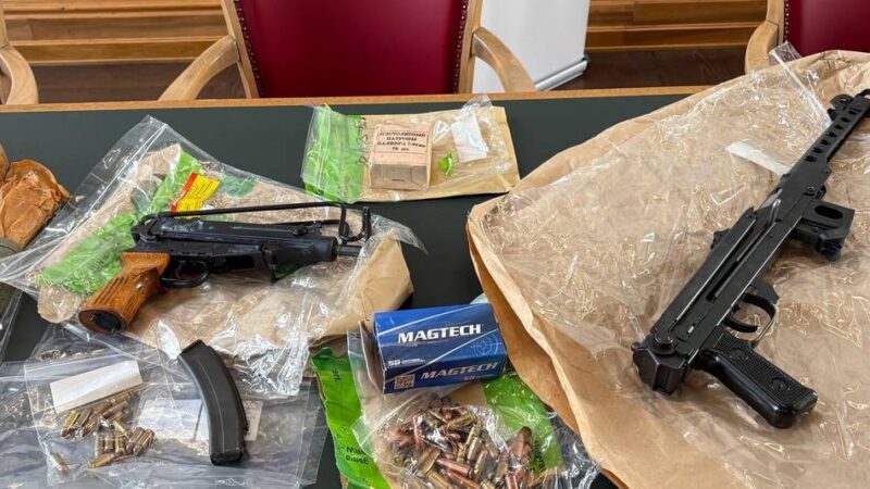 Mitten in Remscheid: Panzerfäuste und Granaten – Ermittler heben riesiges Waffenarsenal aus