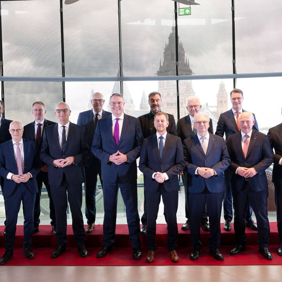 Beschlüsse der Ministerpräsidentenkonferenz: Kein fixes Verbrenner-Aus, Sozialstaatsreform, mehr Sicherheit