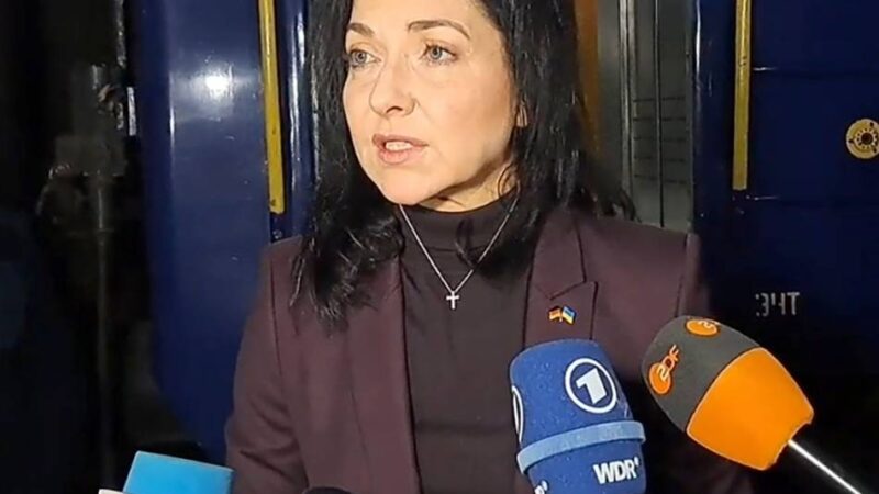 „Russland attackiert, um zu zermürben“: Ministerin Reiche musste bei Luftangriffen auf Kiew in den Bunker