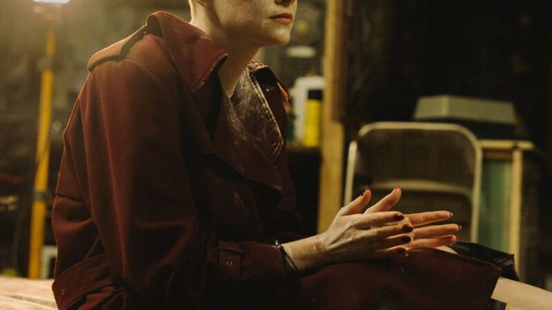 Kino-Highlight mit Emma Stone: „Bugonia“ – Lanthimos schockt mit Explizitgewalt und Satire