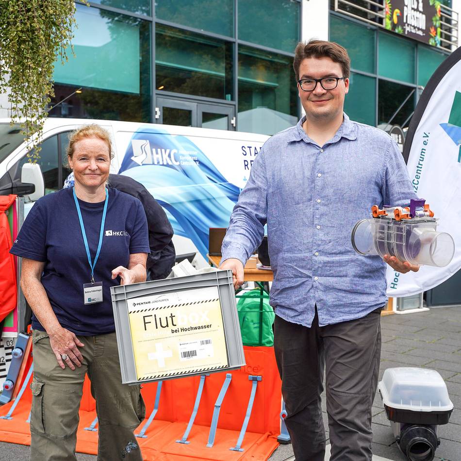 Auf dem Wochenmarkt in Langenfeld: Infos zur privaten Starkregen- und Hochwasservorsorge