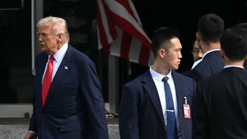 Treffen dauerte weniger als zwei Stunden: Trump und Xi einigen sich bei Zöllen, Seltenen Erden und US-Bohnen