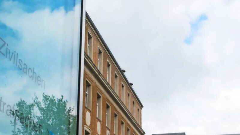 Prozess wegen versuchten Totschlags: Familienfehde in Solingen – hat Mann Kontrahenten mit Absicht angefahren?