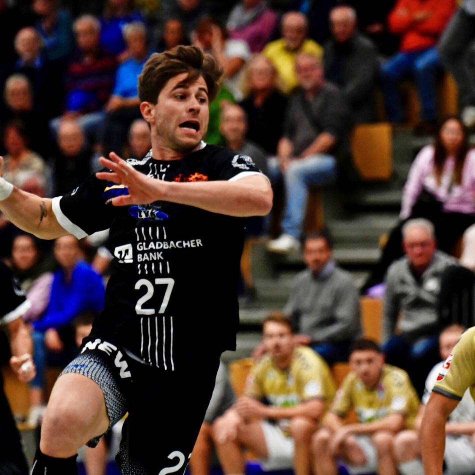TV Korschenbroich: Mit nur sieben Feldspielern zum Fingerzeig-Sieg gegen Weiden
