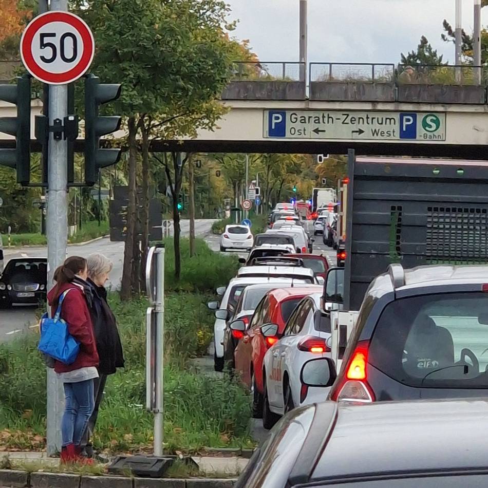 Sperrung der A59: Der bange Blick auf das Ferienende