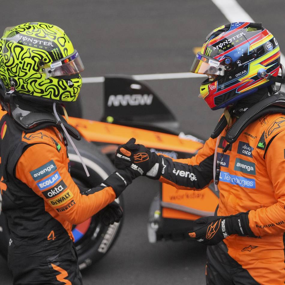 WM-Duell spitzt sich zu: Überholmanöver mit Folgen – Verstappen amüsiert sich über McLaren-Stallduell