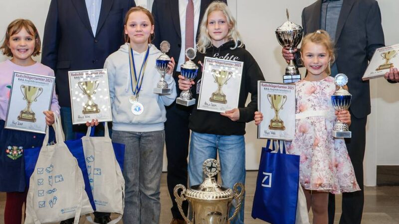 Alter Düsseldorfer Brauch: Auszeichnung für kleine flinke Radschläger