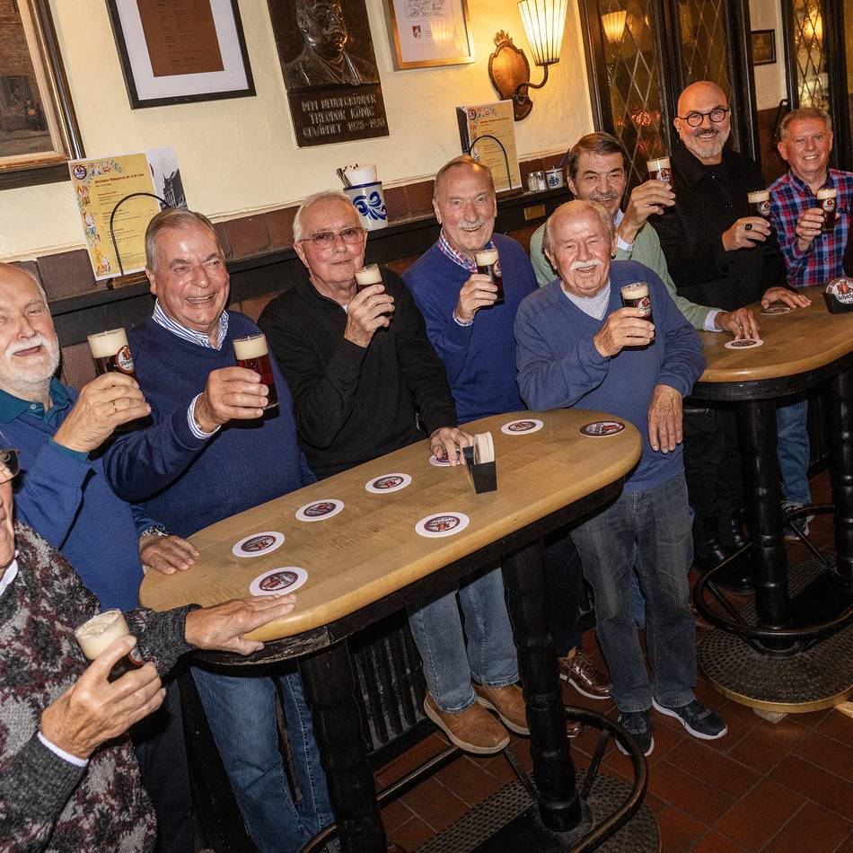 Geselligkeit in Düsseldorf: Der Karstadt-Stammtisch im Füchschen