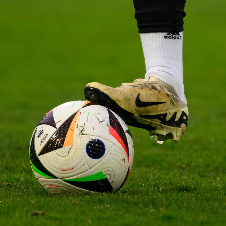 Fußball in Meerbusch: FCB will beim Tabellenführer seinen Lauf bestätigen