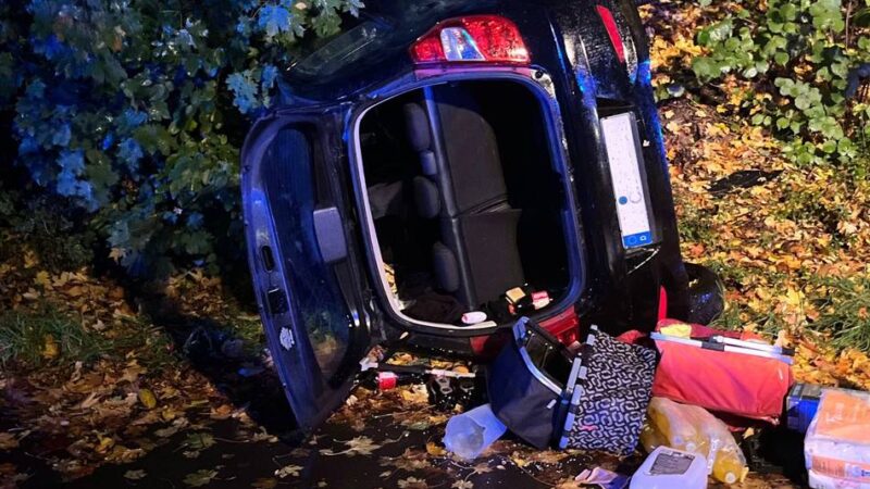 Schwerer Verkehrsunfall in Mettmann: Drei Schwerverletzte nach einem Zusammenstoß auf dem Südring