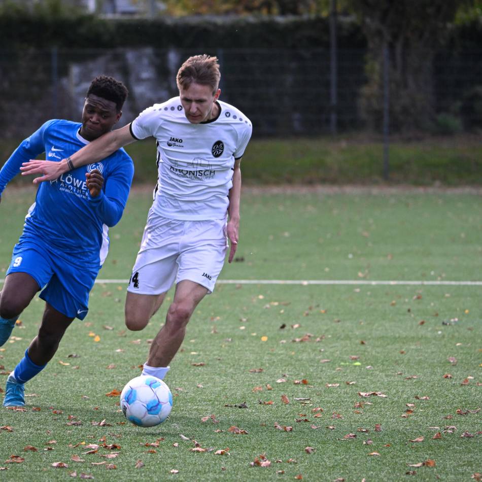 Weiter Tabellenführer: Treffer in Nachspielzeit – Odenkirchen feiert Derbysieg in Wickrath