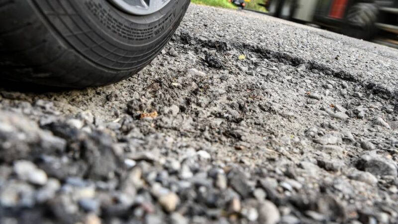Straßensanierung in Sonsbeck: Reichwaldstraße muss in zwei Abschnitten neugebaut werden