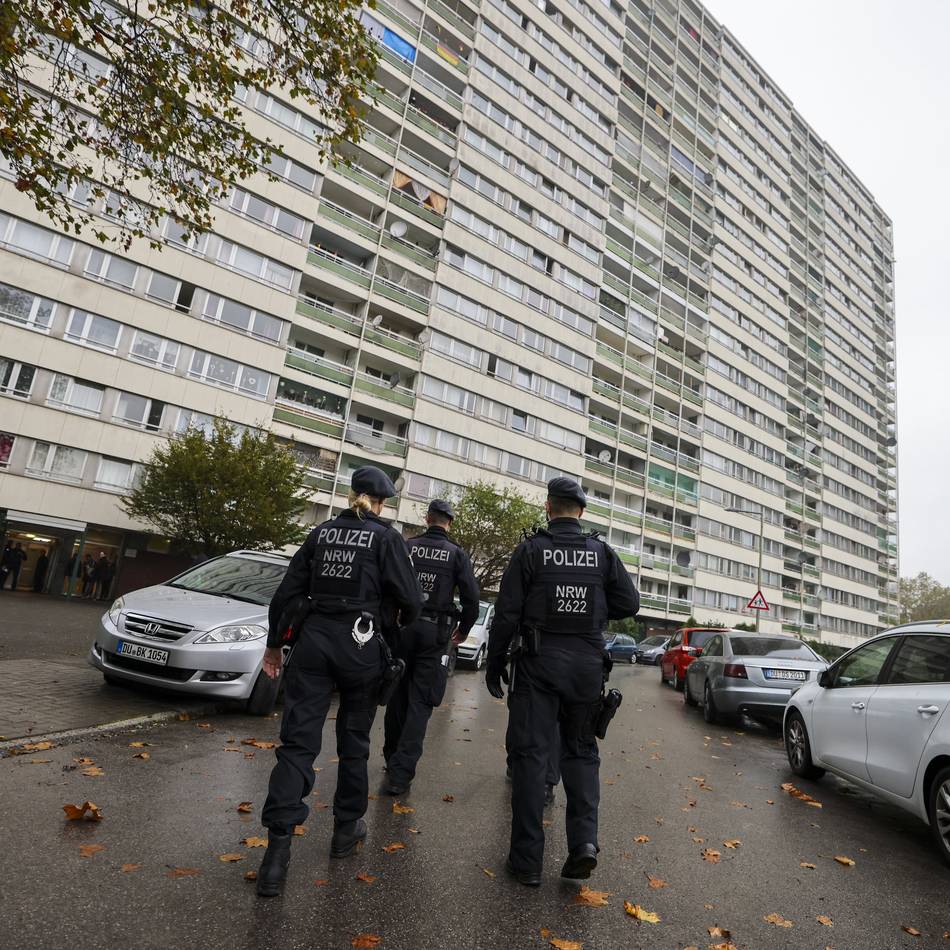 „Weißer Riese“ in Duisburg: Unbekannte werfen schweren Gegenstand von Hochhaus – „versuchtes Tötungsdelikt“