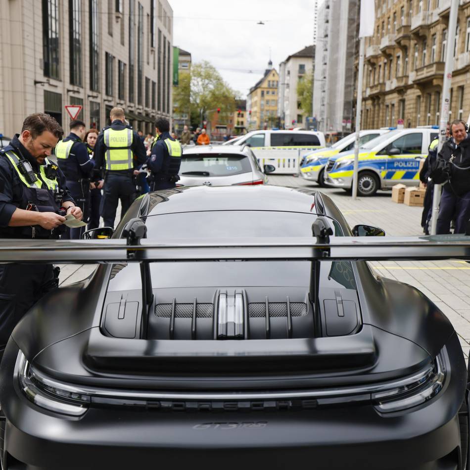 Bei Kontrollen in Düsseldorf: 29-Jähriger fährt unter Drogen vor der Polizei davon