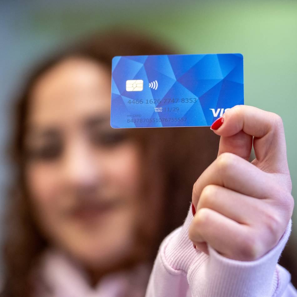 Umstrittene Neuerung für Flüchtlinge: So stehen Hilden und Haan zur Bezahlkarte