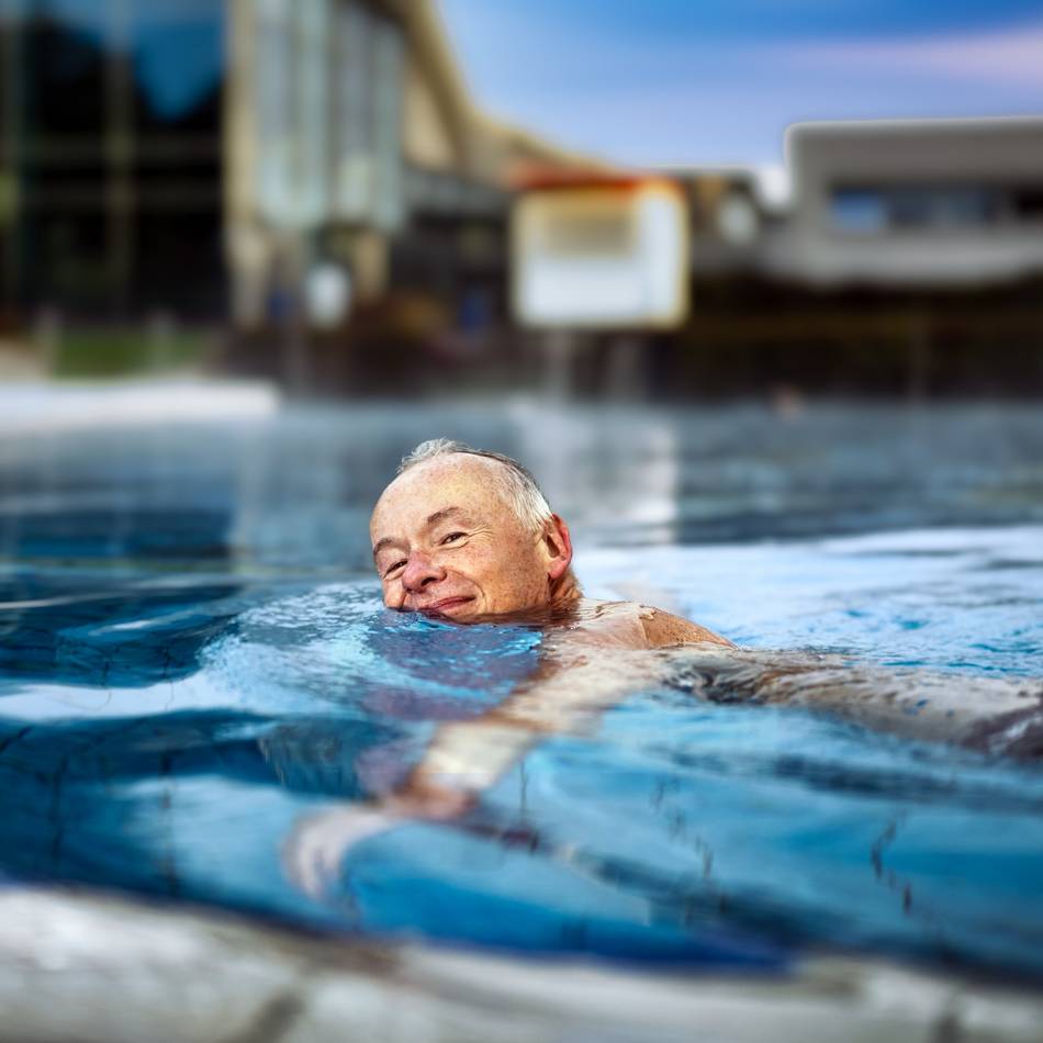 Schwimmen in Langenfeld: Freibad bleibt bis Ende der Herbstferien offen