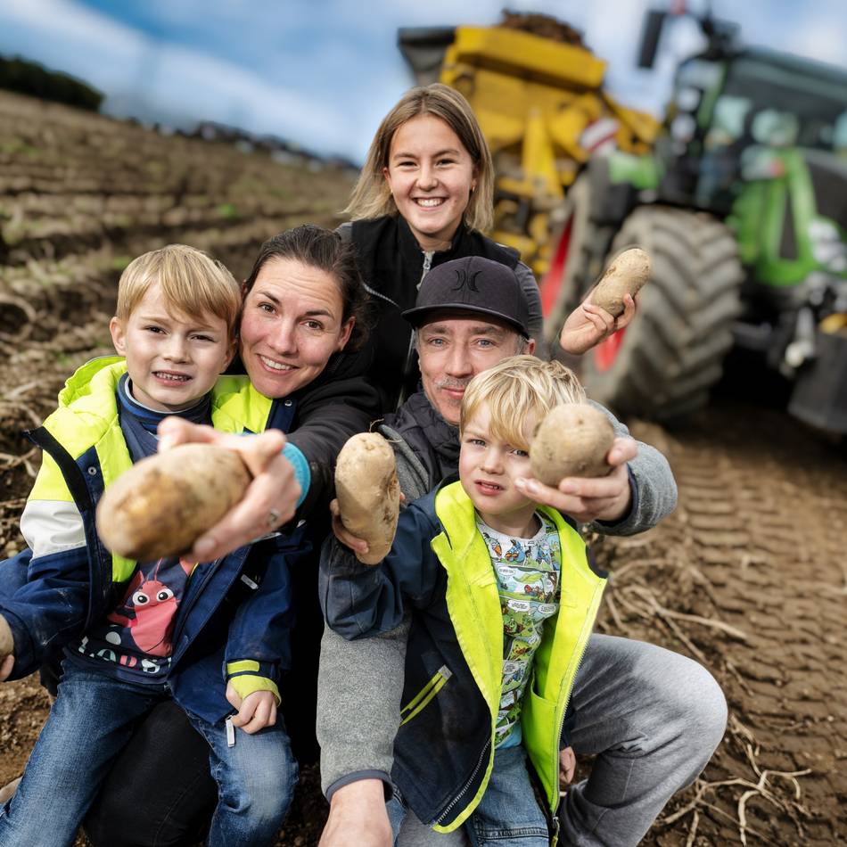 Kartoffeln und Mais gratis: Neuverser Hof in Monheim lädt zur Kartoffelernte ein