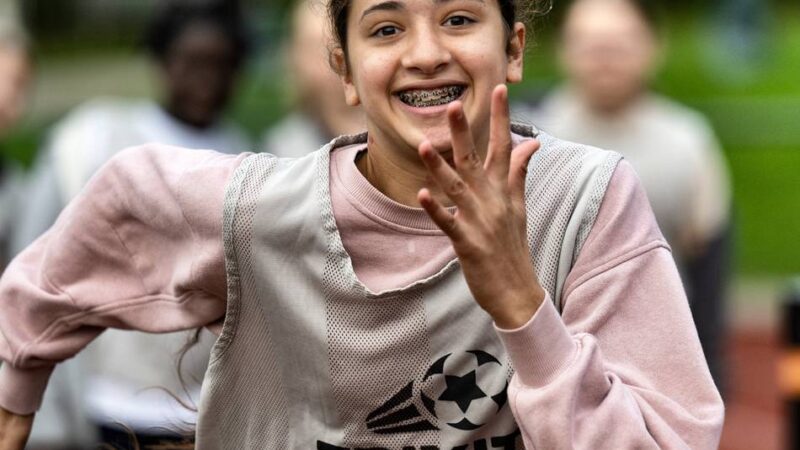 Heinrich-Häck-Stadion: Monheimer Gesamtschüler toben sich beim Sportfest aus