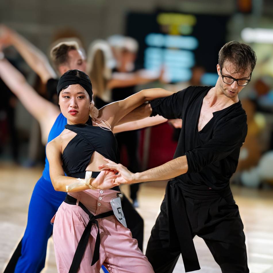 In der neuen Achtfachhalle: Europäisches Tanzturnier bringt 670 Studierende nach Monheim