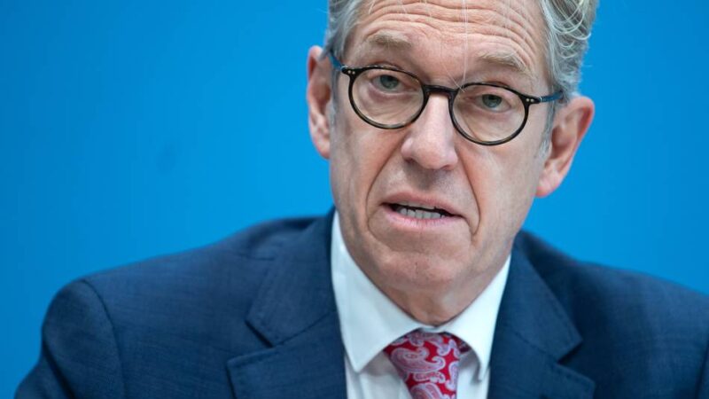 Krankschreibungen erst ab Tag vier?: Ein origineller Vorschlag, aber nicht zielführend