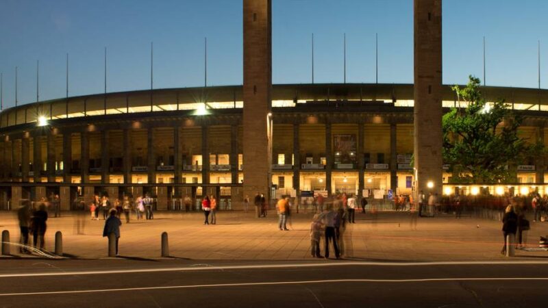 Colts gegen Falcons in Berlin: NFL-Team in Dönerbude – diese Events warten auf Football-Fans