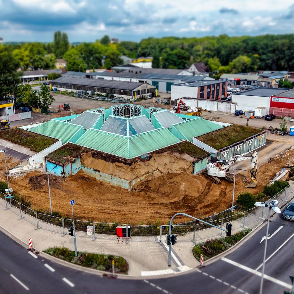 Haushaltseinbringung im Monheimer Rat: „Die Mack-Pyramide ist nicht mehr zu stoppen“