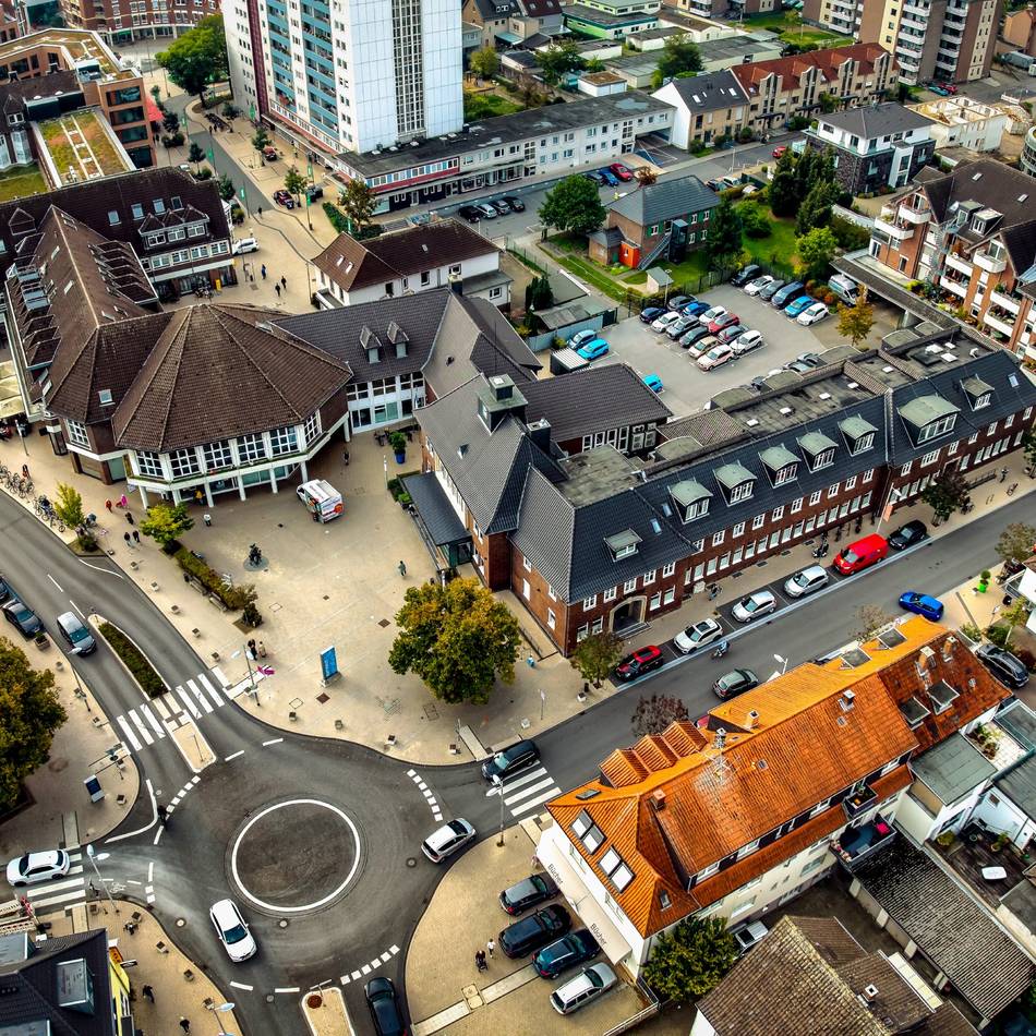 Stadt Monheim grätscht in Mietstreit ein: Streit mit Peto-Ratsfrau um feuchte Nasszelle landet vor Gericht