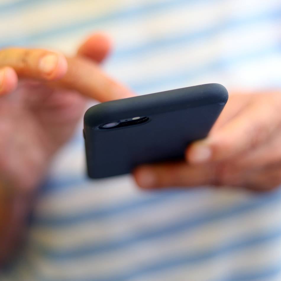 Angebot in Kempen: Ehrenamtler helfen bei Fragen zum Smartphone