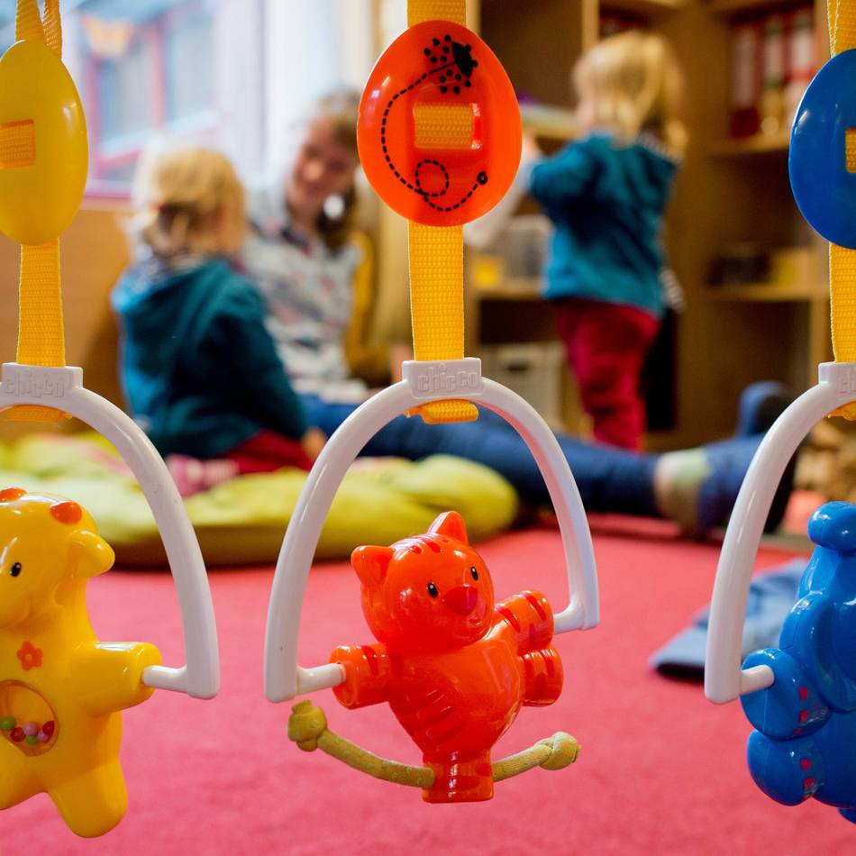 Betreuung in Düsseldorf: Weniger Kids, mehr Kitas – Tageseltern unter Druck
