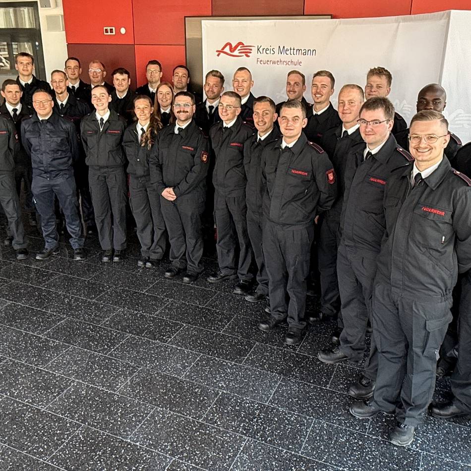Ausbildung von Feuerwehrleuten: Achter Lehrgang an Kreisfeuerwehrschule startet
