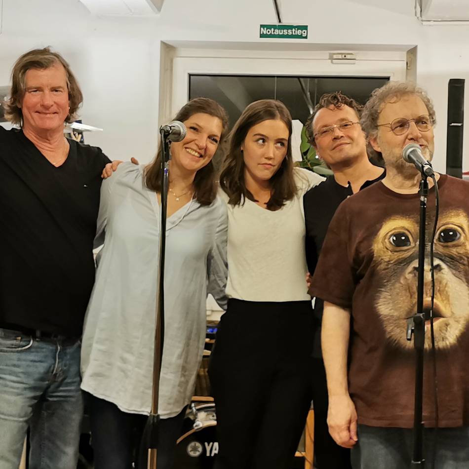 Kultur in Ratingen: Tragödchen liefert die neusten Falsch-Nachrichten