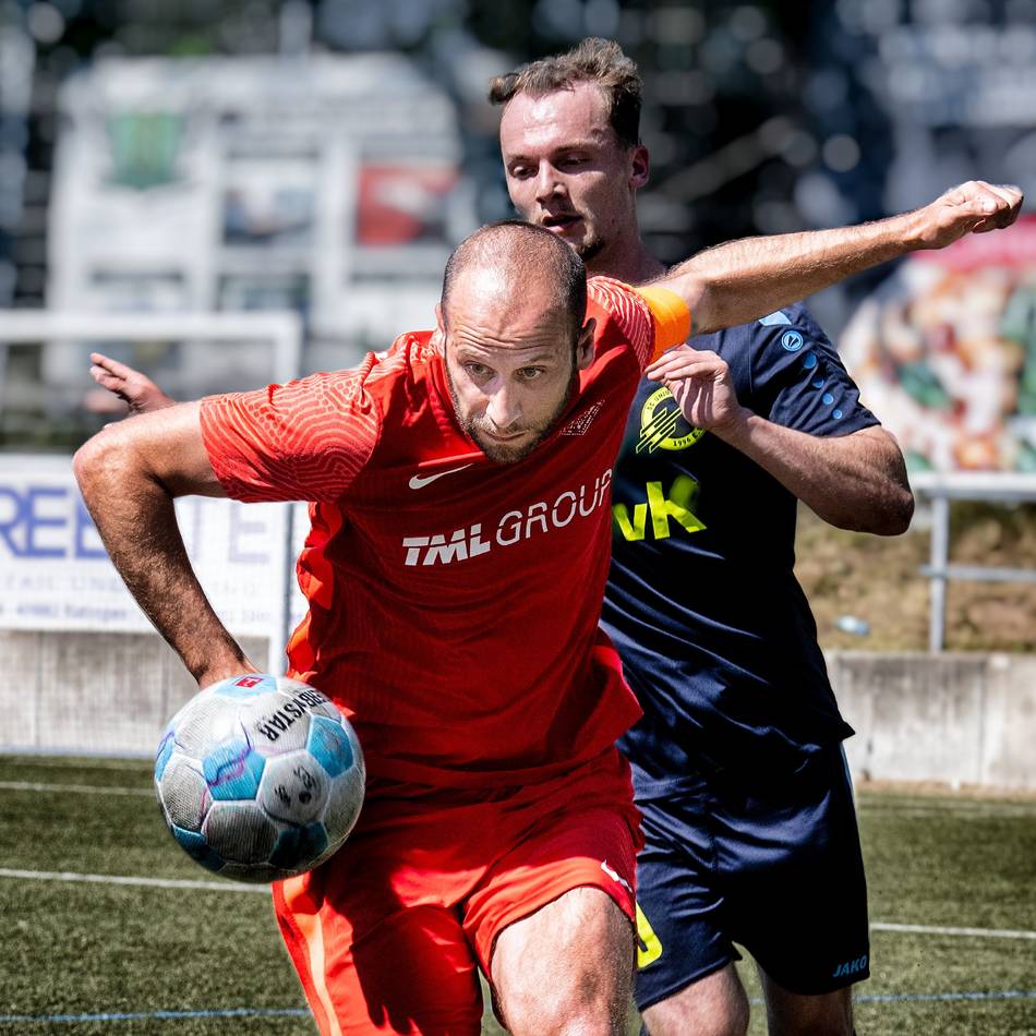 Sonntagsschuss kurz vor Ende: Kapitän Klotz schießt die Sportfreunde auf Rang zwei