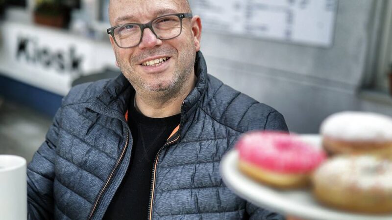 Kiosk am Kreisel in Hilden: Markus Simons feiert seinen ersten Weihnachtsmarkt