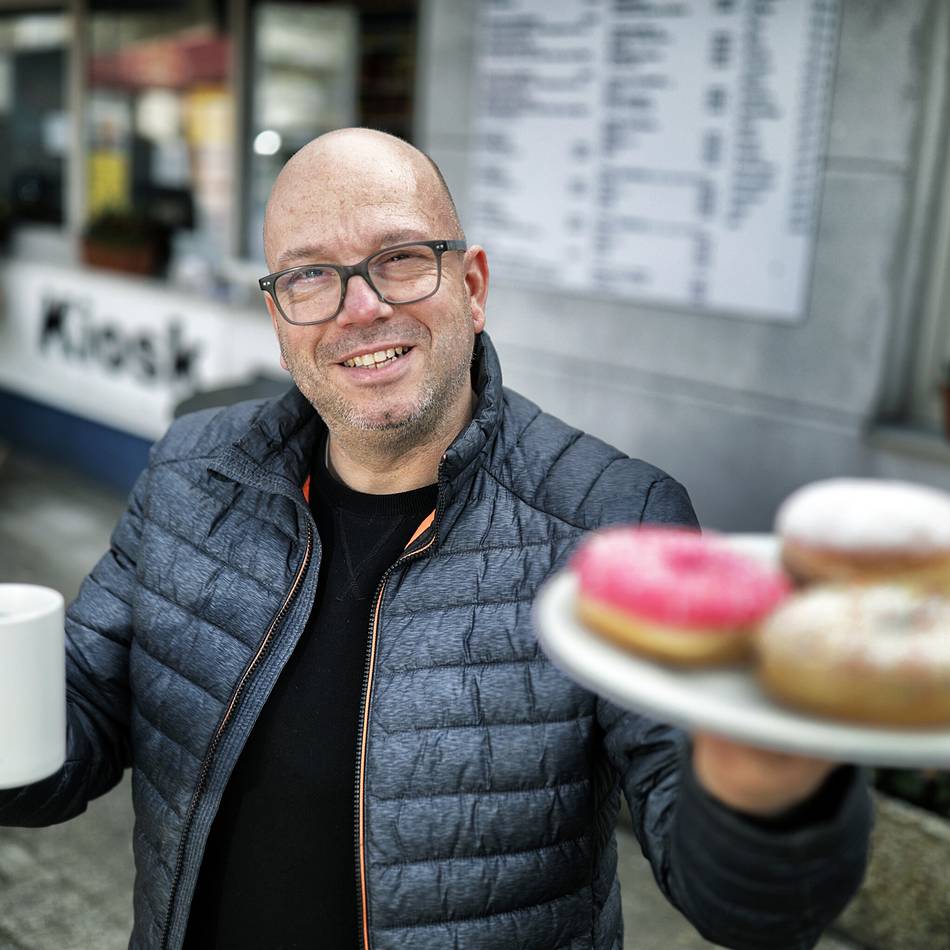 Kiosk am Kreisel in Hilden: Markus Simons feiert seinen ersten Weihnachtsmarkt