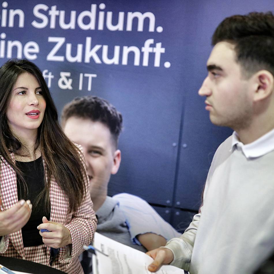 Angebot der FHDW: Campustag kann ein Sprungbrett in die Karriere sein