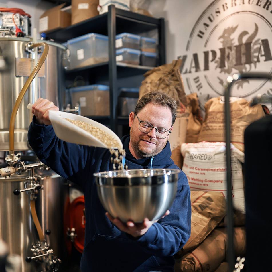 Hausbrauerei mit „typisch neanderland“ ausgezeichnet: „Zapfhaan“ – Gütesiegel für Bier aus Haan