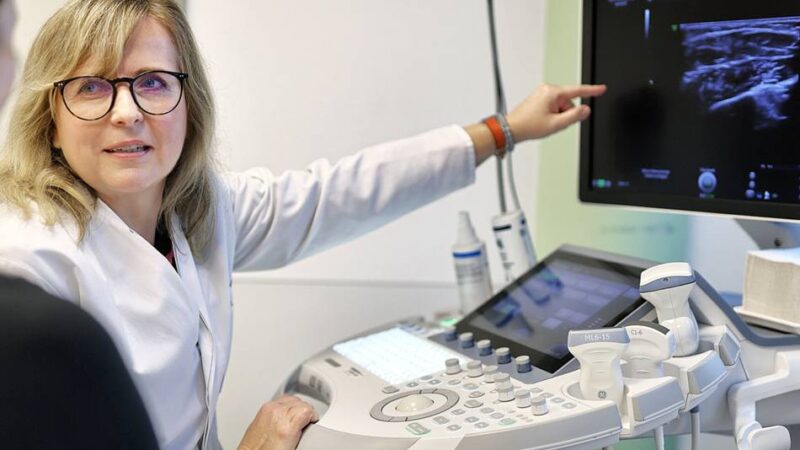 Brustkrebs-Aktionsmonat „Pinktober“ in Hilden: „Ich lasse mich von der Krankheit nicht unterkriegen“