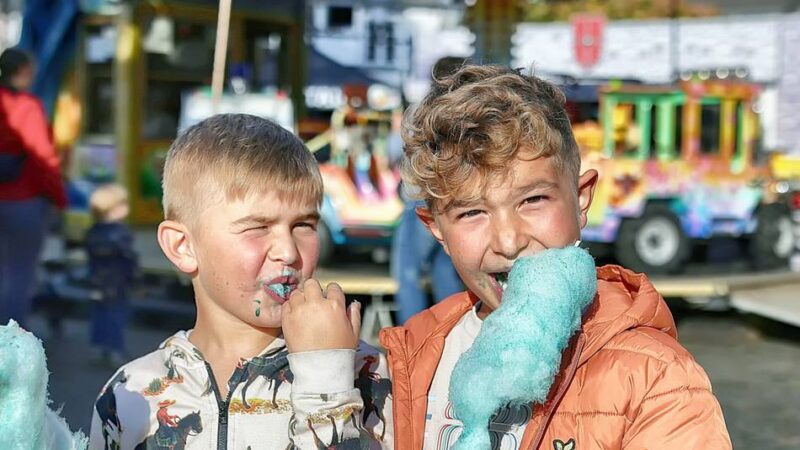 Kirmes, Musik und Trödelmarkt: Hilden feiert das Itterfest