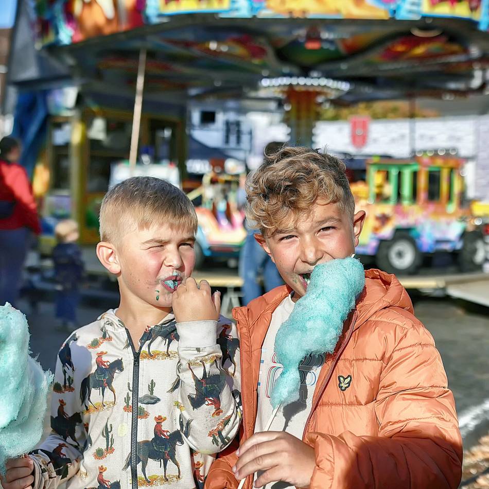 Kirmes, Musik und Trödelmarkt: Hilden feiert das Itterfest
