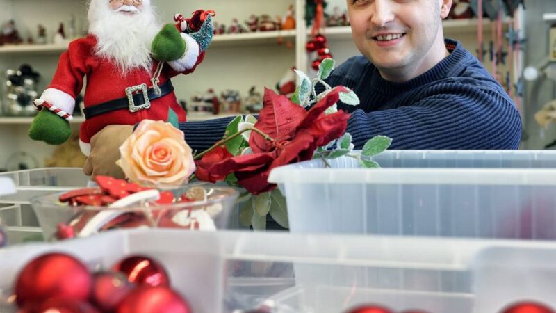 Das Kaufhaus der Mettmanner ist bereits festlich gestimmt: Weihnachten kommt schneller als gedacht