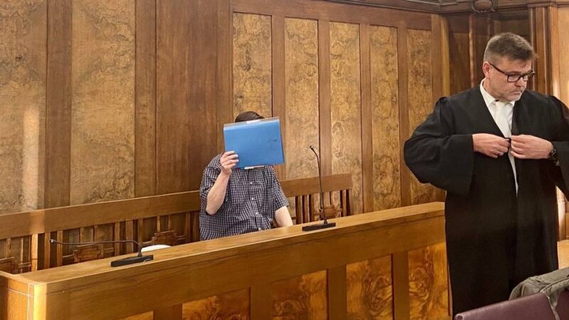 Missbrauchsprozess in Duisburg: „Ich sollte immer Schulmädchenröcke anziehen“